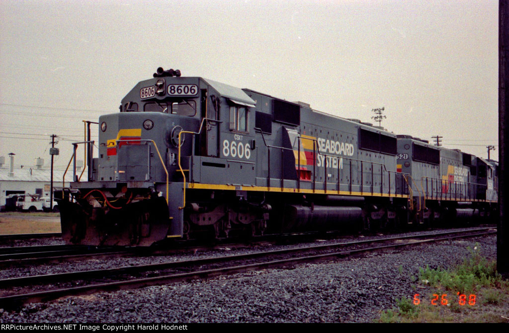 CSX 8606 & 8521